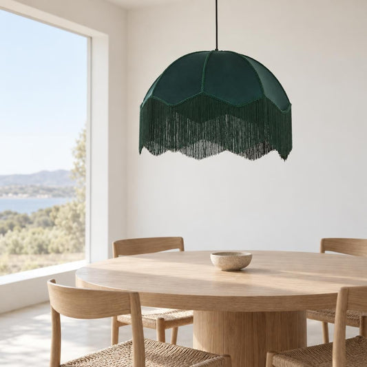 Zelena žametna viseča svetilka Malacia Light & Living – ambientalna fotografija