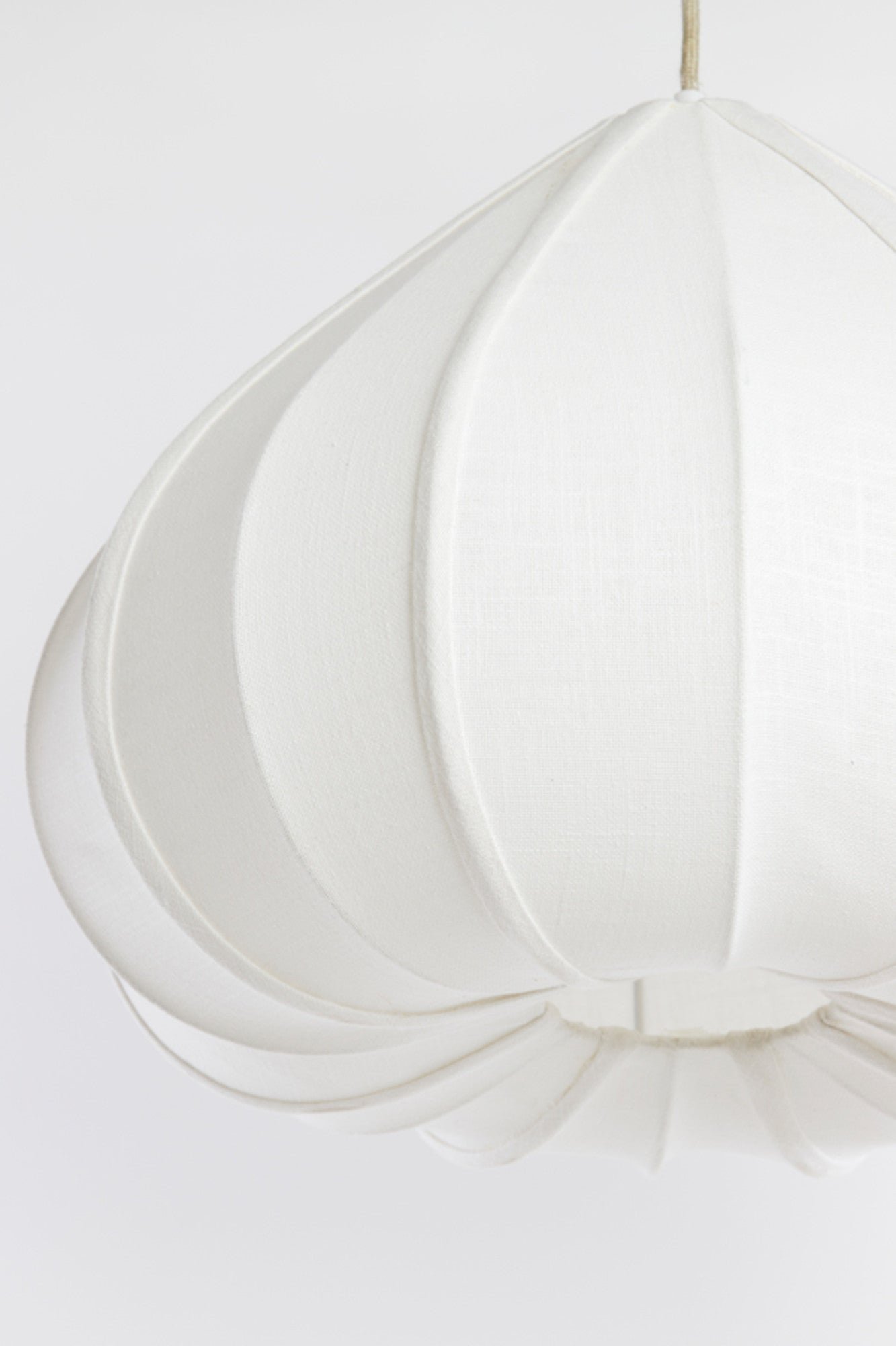 japandi-hanglamp-peervorm-wit-light-living-zubeda-variant-image3