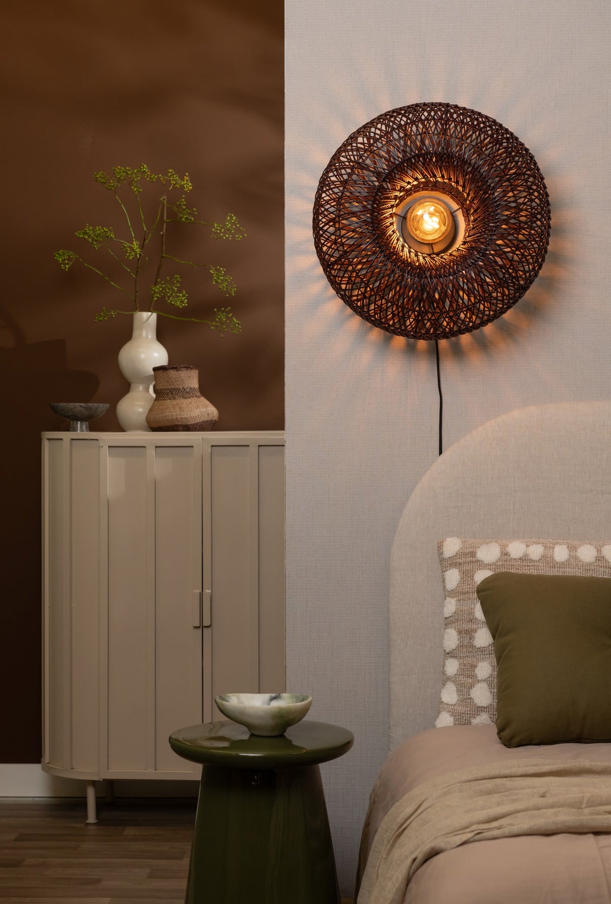Bordeauxrode rotan wandlamp met vlechtkap GOOD&MOJO Arizona – afbeelding 5
