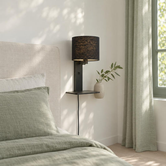 Crna zidna lampa na postolju GOOD&MOJO Andes – ambijentalna fotografija