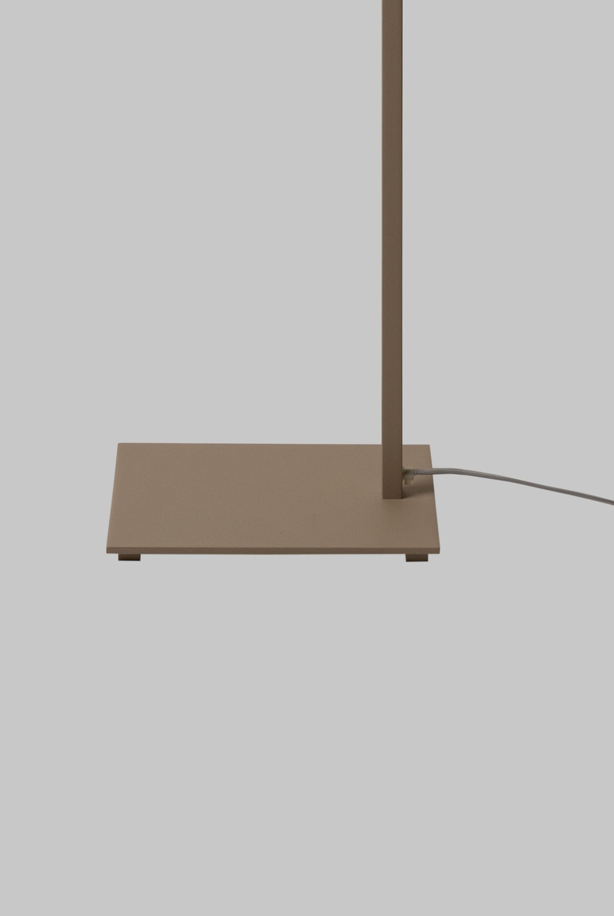 Lampada da terra in lino beige e naturale It's About RoMi Boston – immagine 6