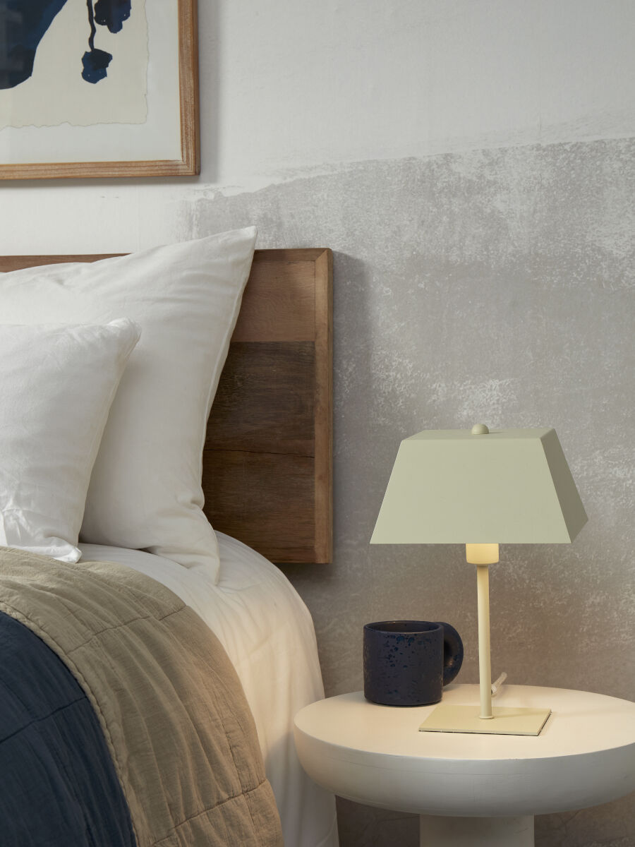 groene-metalen-retro-tafellamp-its-about-romi-perth-variant-image4