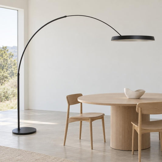 zwarte-booglamp-met-grote-led-ring-van-steinhauer-ringlux-ai-sfeer_image