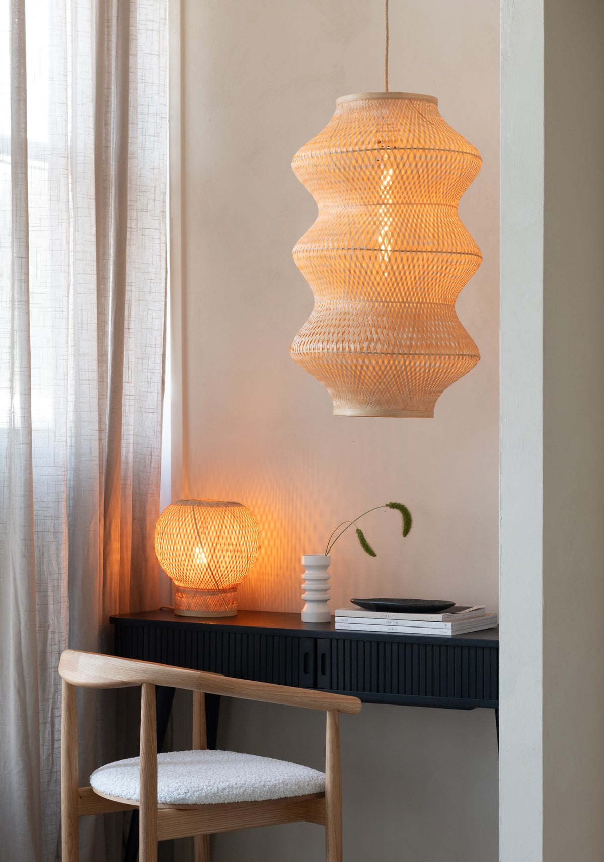 Lampada a sospensione in bambù color naturale senza tempo GOOD&MOJO Barbados – immagine 5