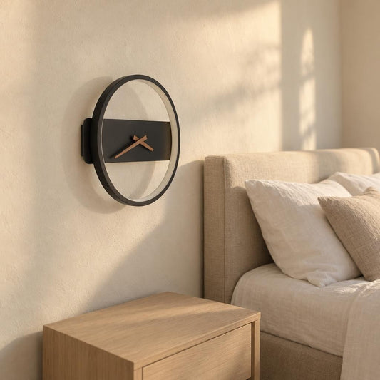 Candeeiro de parede LED com relógio Obolg Sussy preto – fotografia de ambiente
