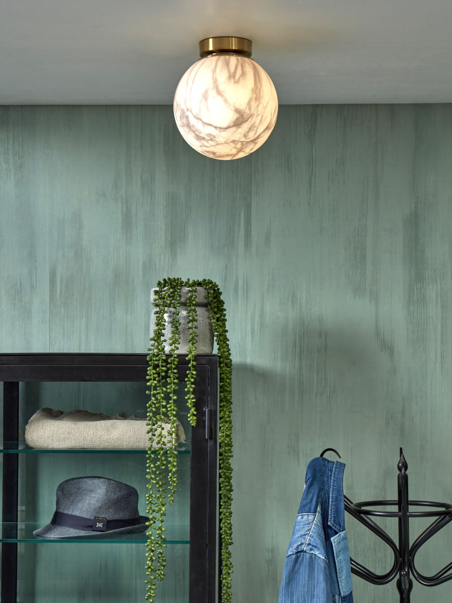 goudkleurige-plafonniere-dessinbol-klein-its-about-romi-carrara-variant-image4