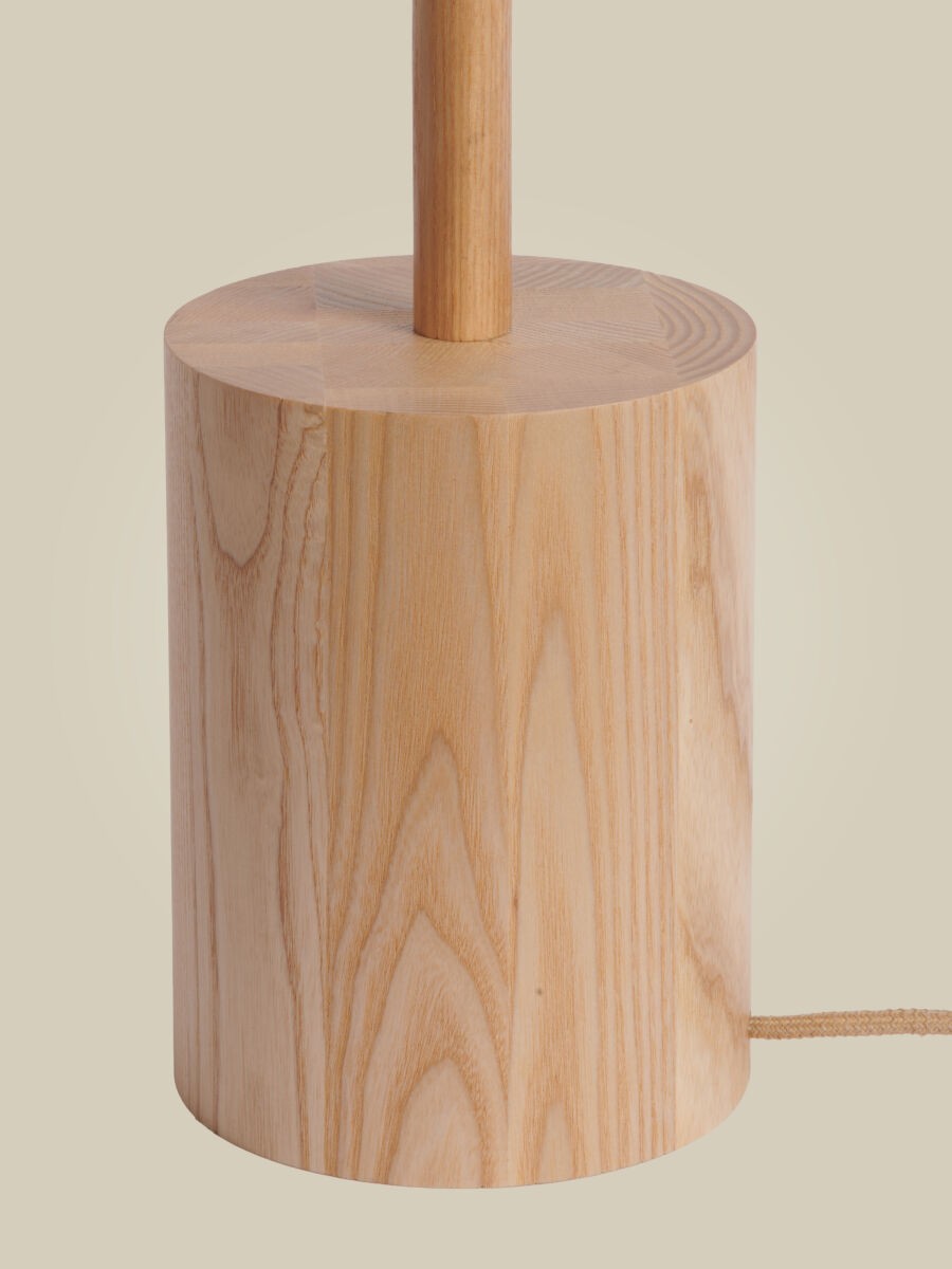 Lampă de podea cu 2 lumini, din lemn de frasin, de culoare naturală și fermecătoare GOOD&MOJO Okinawa – imaginea 3