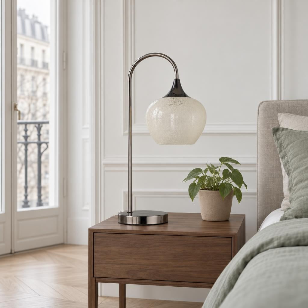 Stolní lampa MAXY s antracitovým skleněným stínidlem – fotografie v interiéru