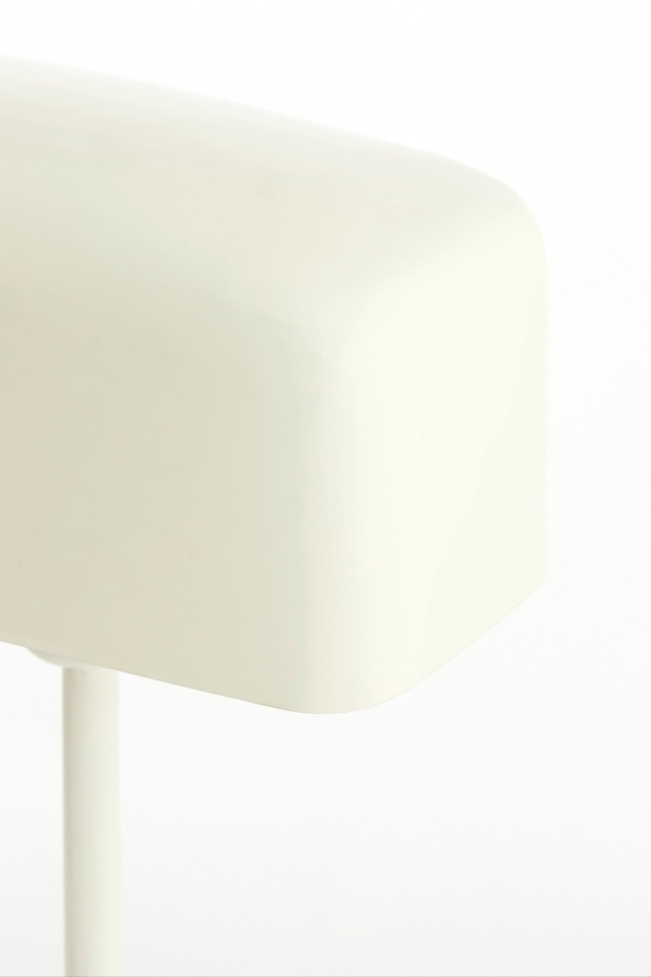 creme-tafellamp-met-frisse-vriendelijke-uitstraling-light-living-elenie-variant-image2
