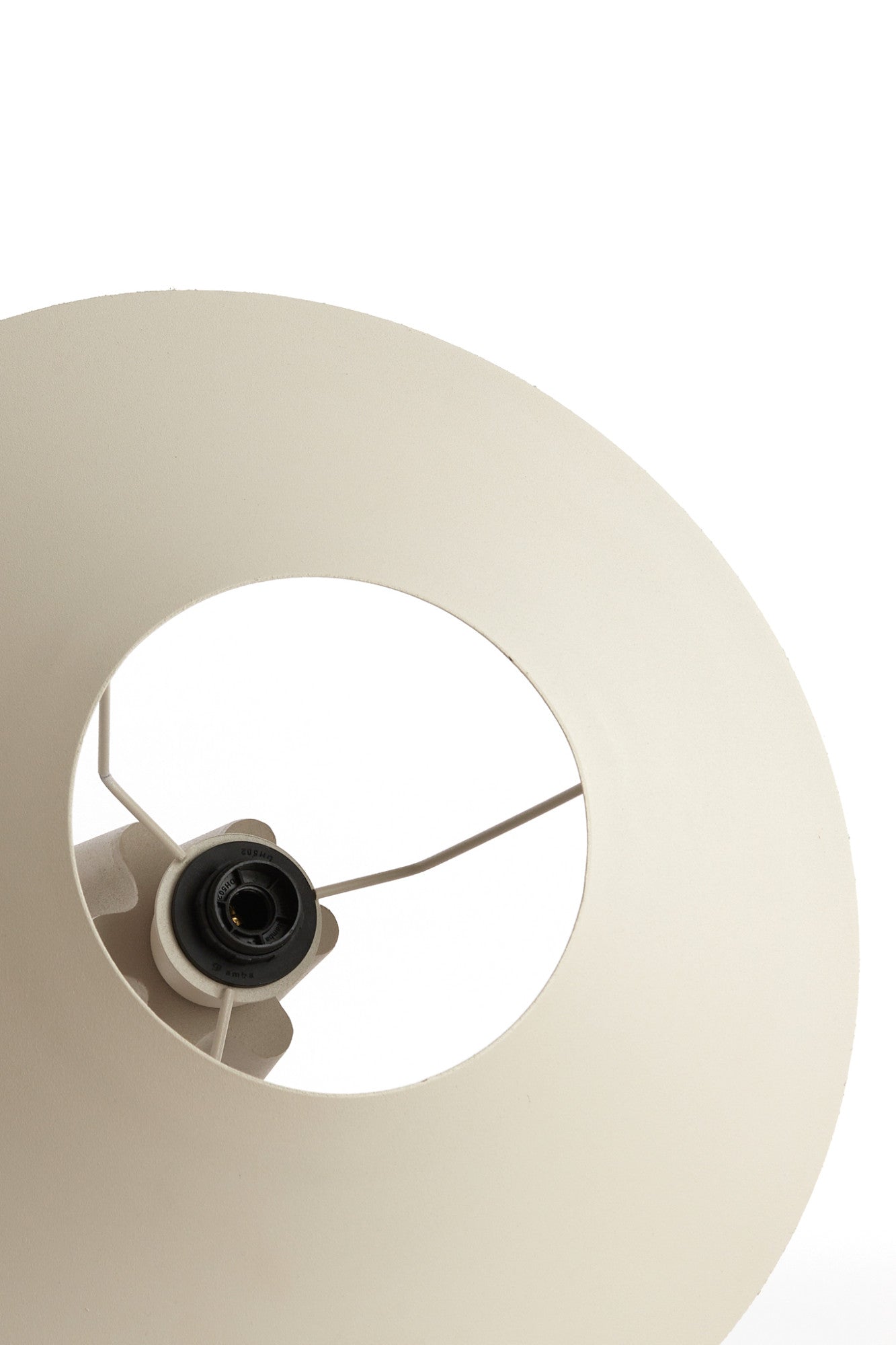 beige-tafellamp-met-conisch-ontwerp-light-living-cukai-variant-image6