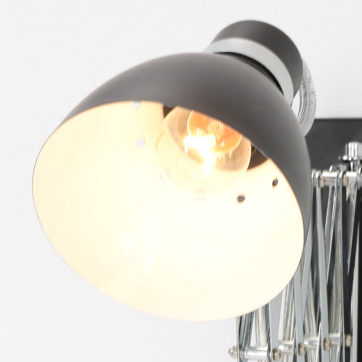 metalen-industriele-hanglamp-zwart-scharnierarm-steinhauer-spring-variant-image4