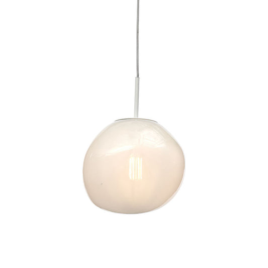 witte-glazen-hanglamp-metaal-modern-its-about-romi-helsinki-main-image