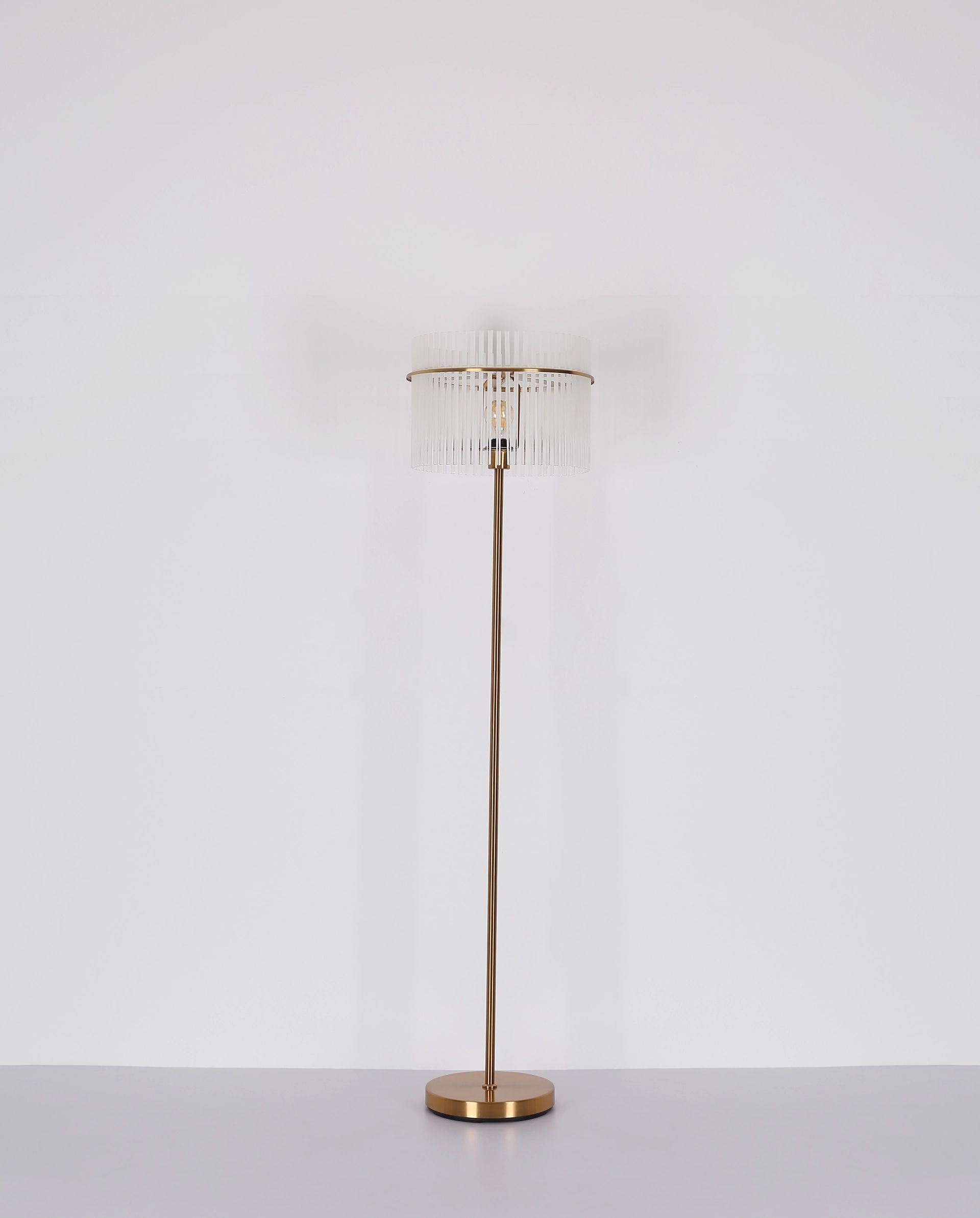 elegante-vloerlamp-met-gouden-frame-gorley-variant-image7