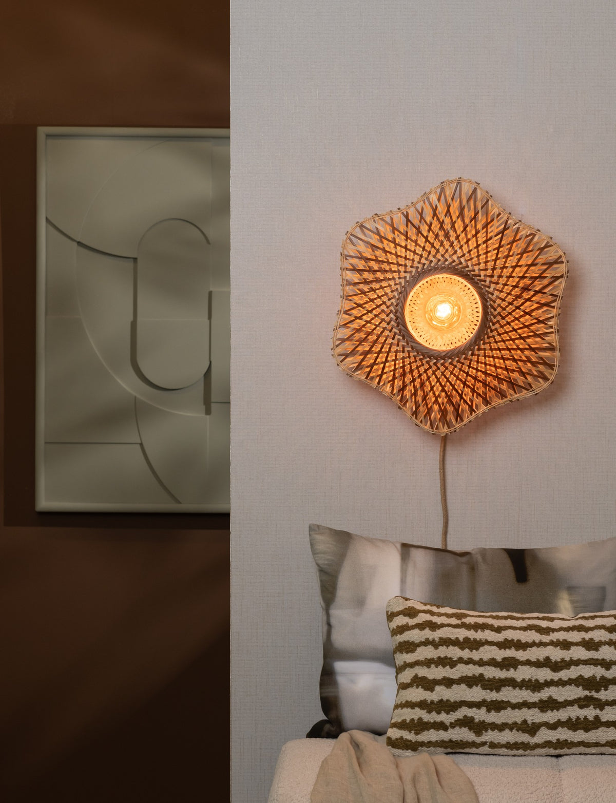 Lampada da parete in bambù naturale e marrone GOOD&MOJO Madura – immagine 1