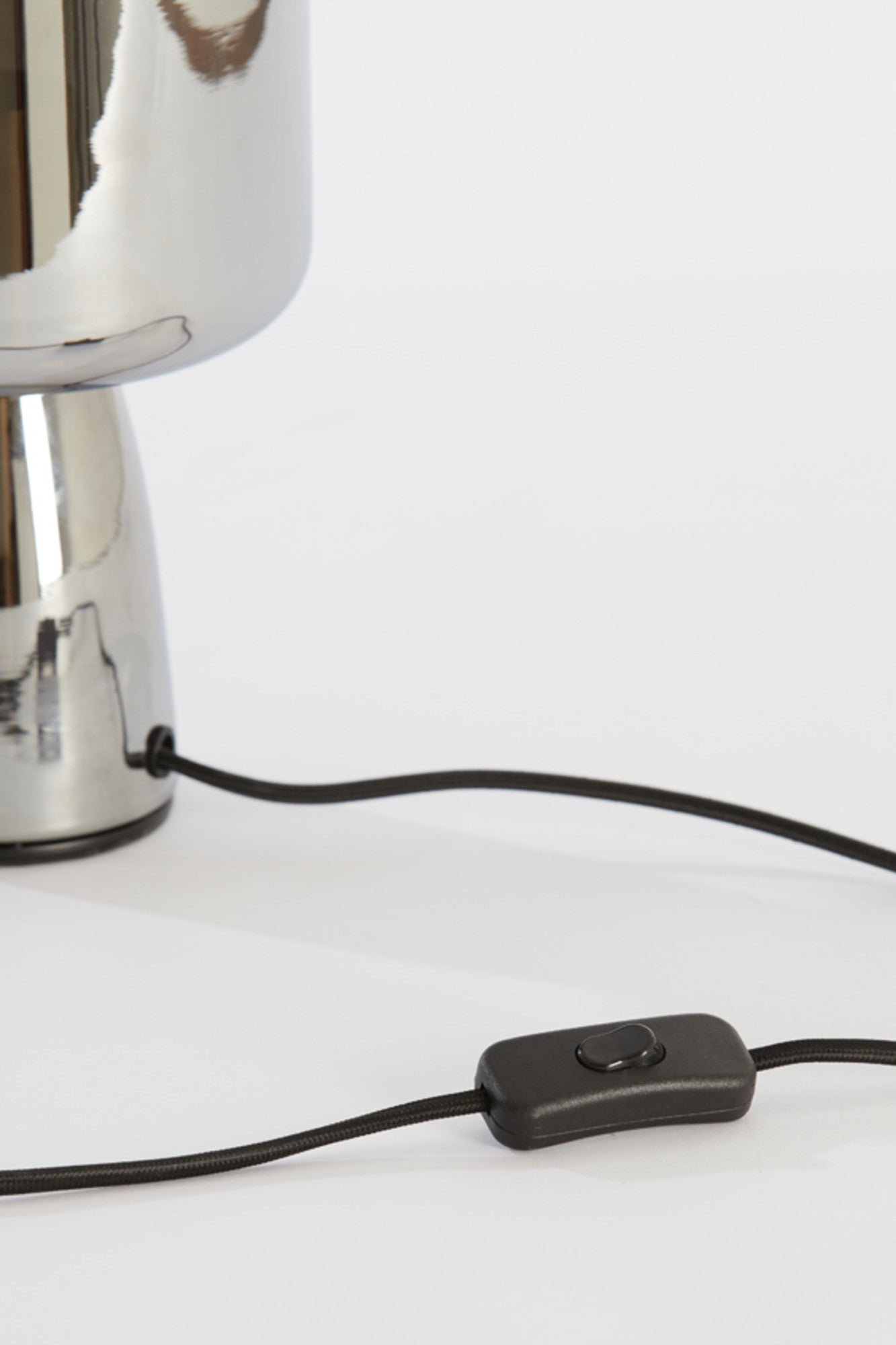 retro-witte-rookglazen-tafellamp-light-living-lotta-variant-image3