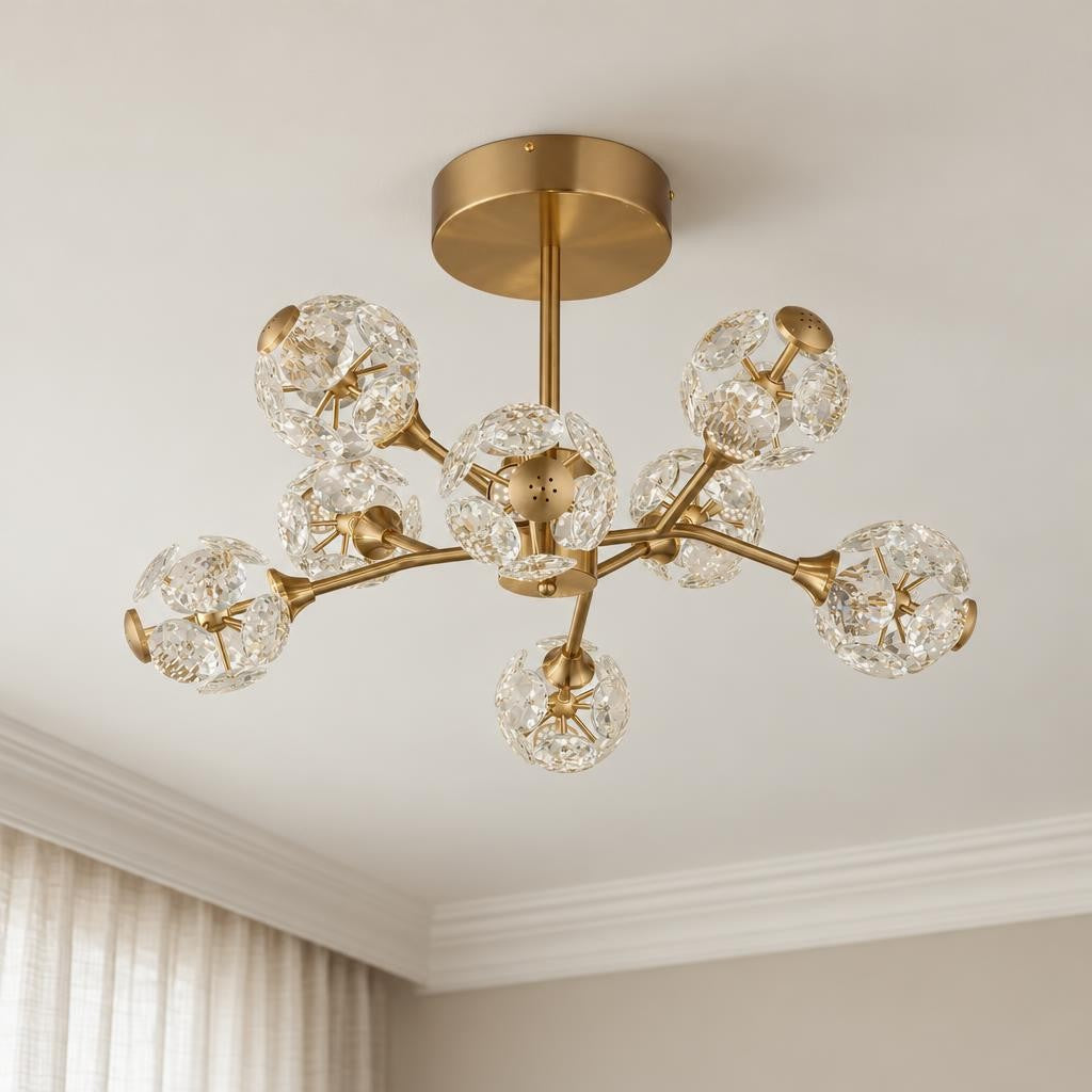 Lampada da soffitto LED dorata Virina con cristalli – foto d'ambiente
