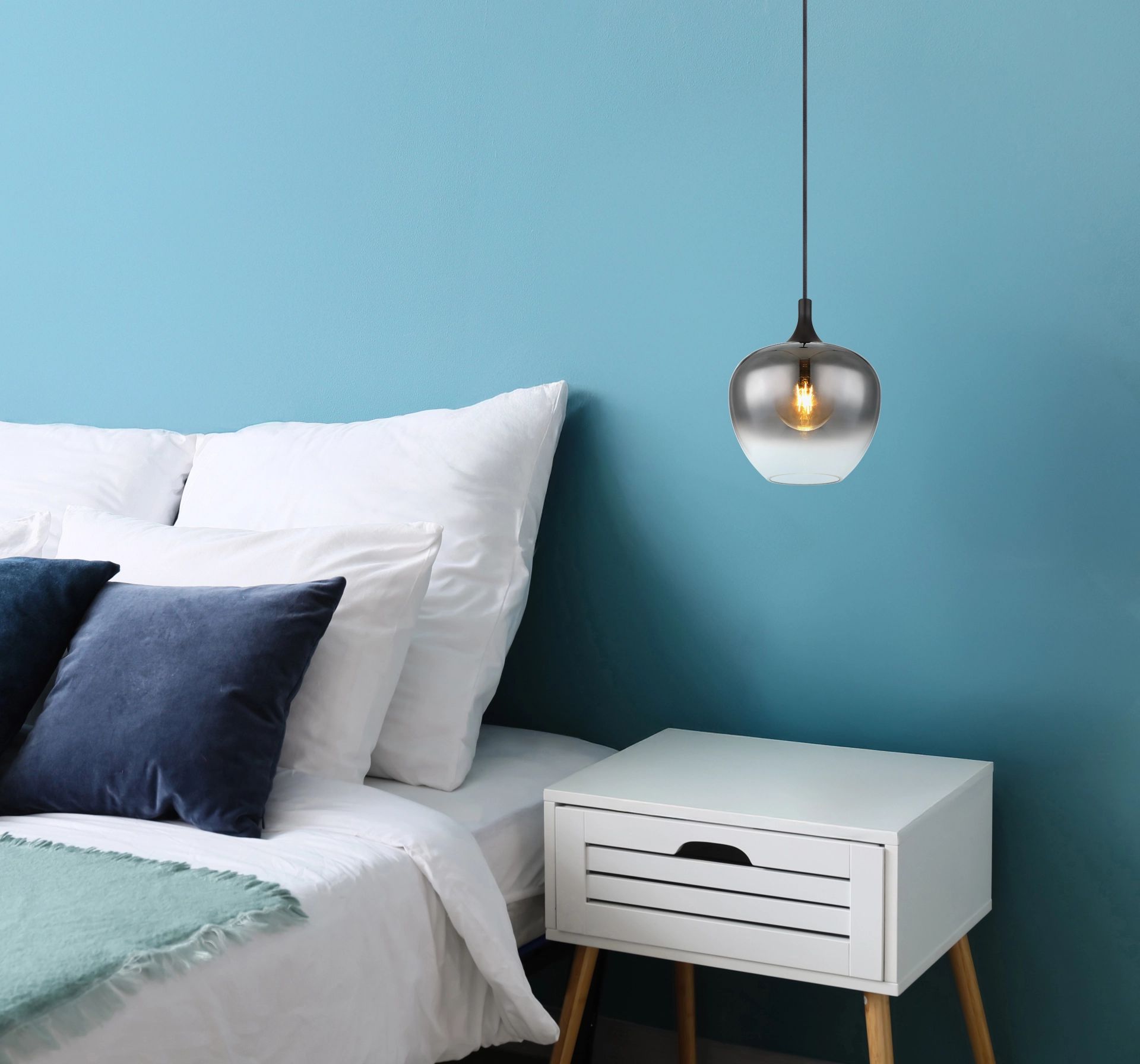 elegante-rookglazen-pendant-lamp-voor-sfeervolle-ambiance-maxy-variant-image7