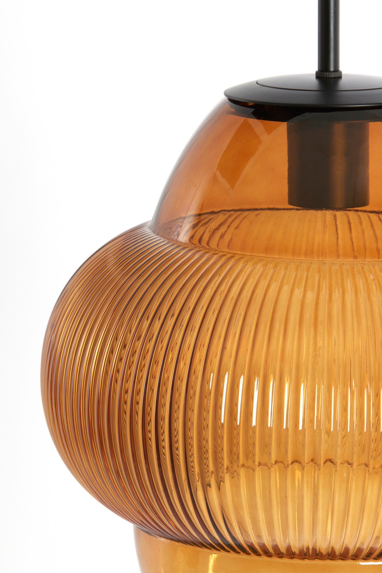 amberkleurige-glazen-hanglamp-light-living-ovnis-variant-image5