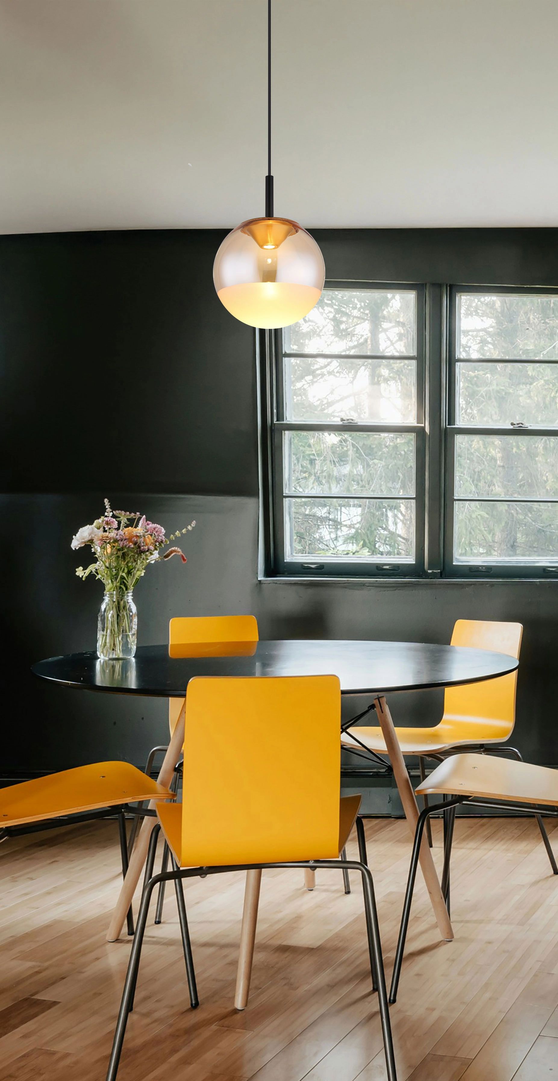 elegante-hanglamp-met-glazen-bol-en-zwart-frame-severin-variant-image4