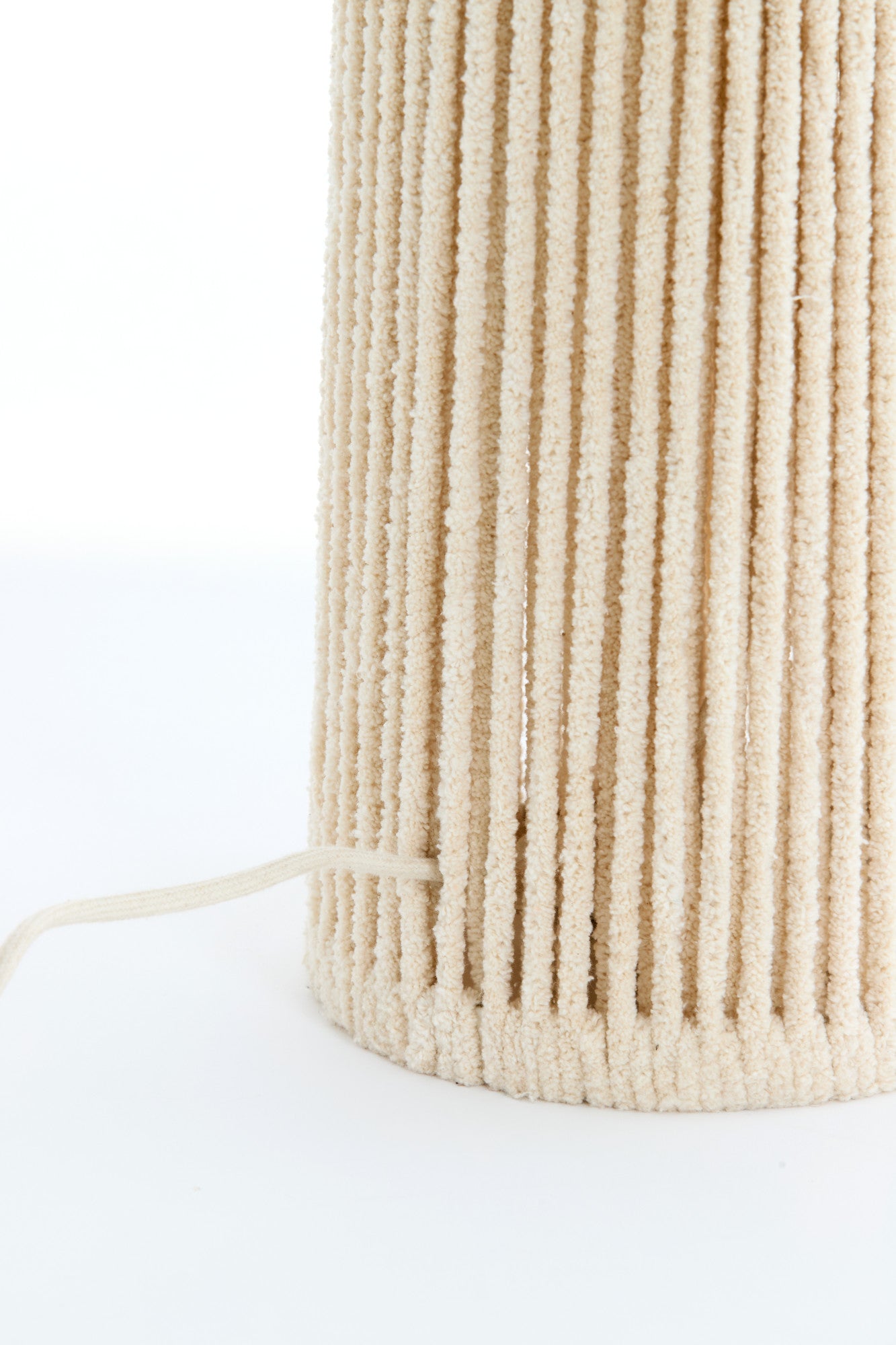 beige-schemerlamp-cilindervormig-light-living-michiel-variant-image7