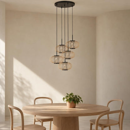 Zwarte Mexlite Silva hanglamp met 5 bamboekappen – sfeerbeeld