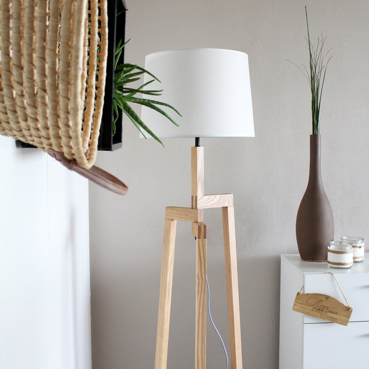Mexlite Sabi Wooden Floor Lamp – Natural – lifestyle image