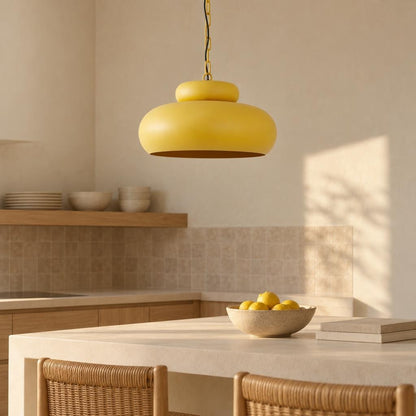 Retro žluté závěsné svítidlo Light & Living Neiva – fotografie v interiéru