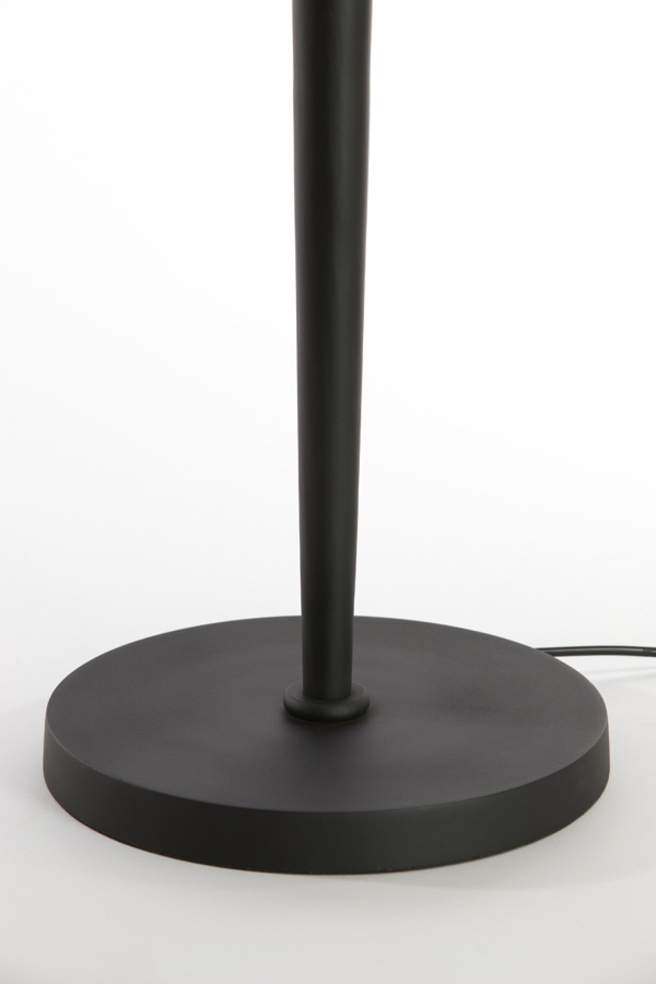 zwarte-lampvoet-slank-ontwerp-light-living-vixen-variant-image6