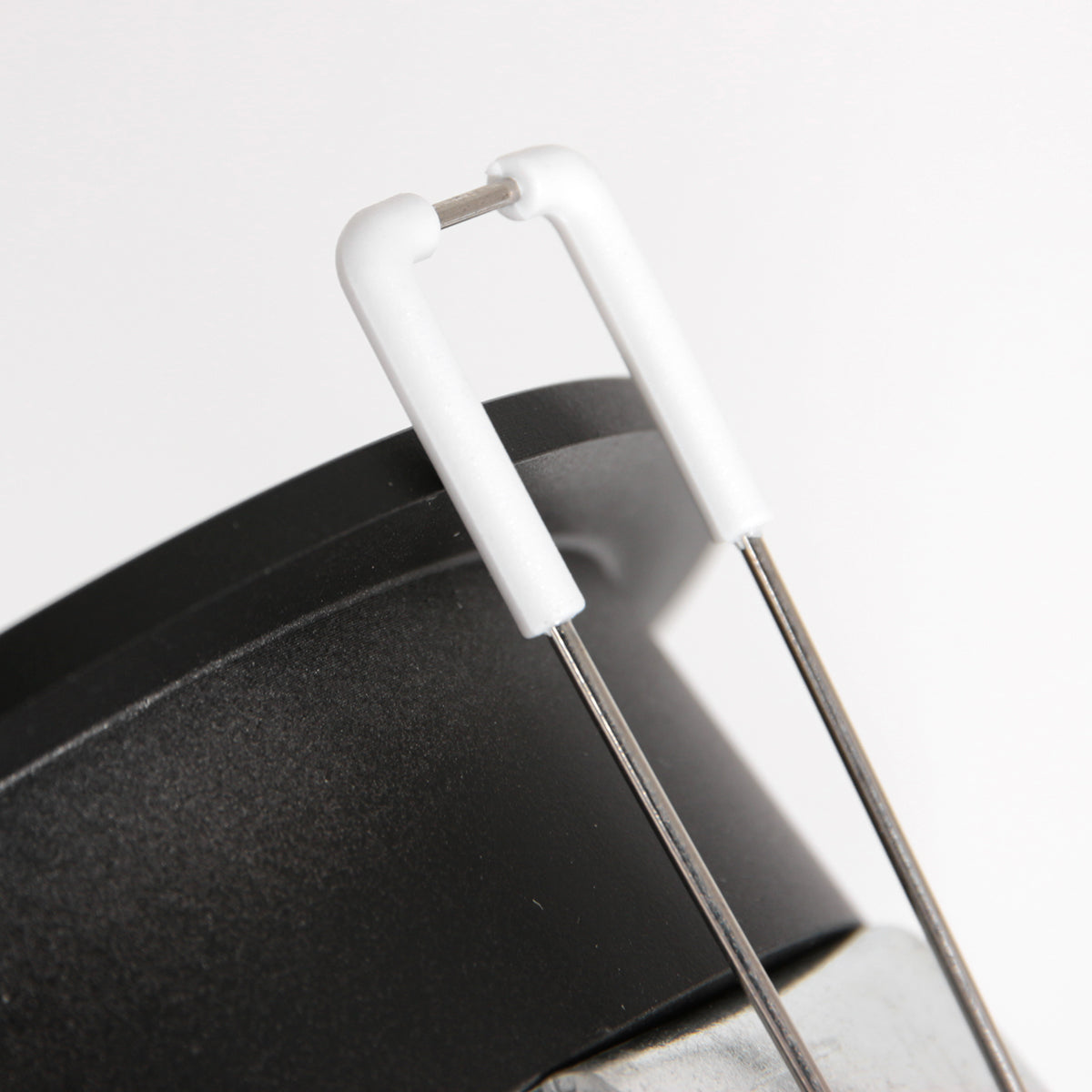 moderne-zwarte-metalen-spot-steinhauer-pelite-spot-variant-image6