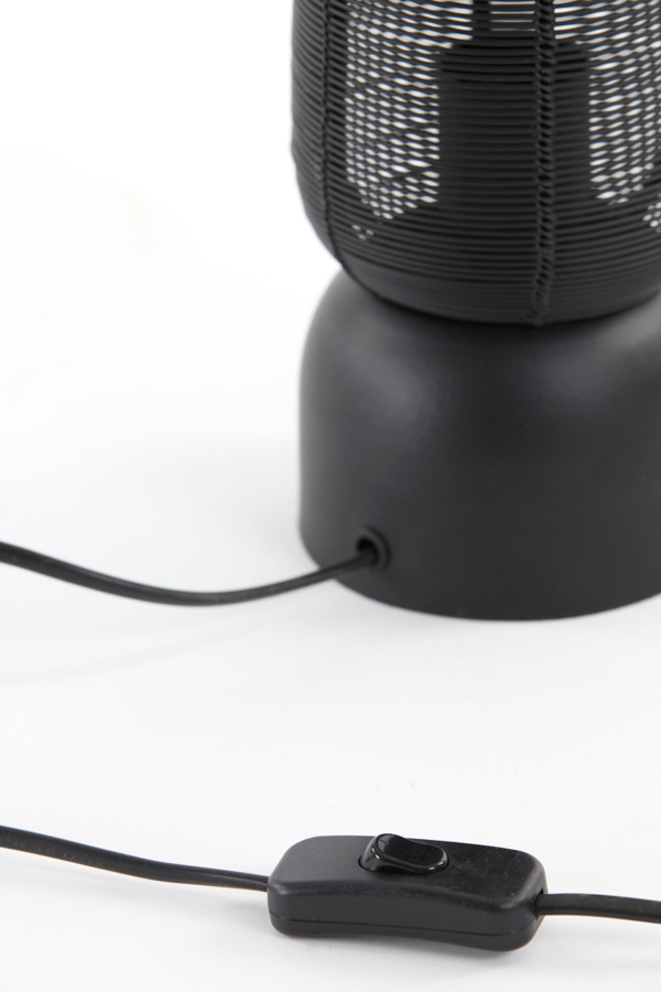 zwarte-draadlamp-cilindervormig-kapje-light-living-lezuza-variant-image6