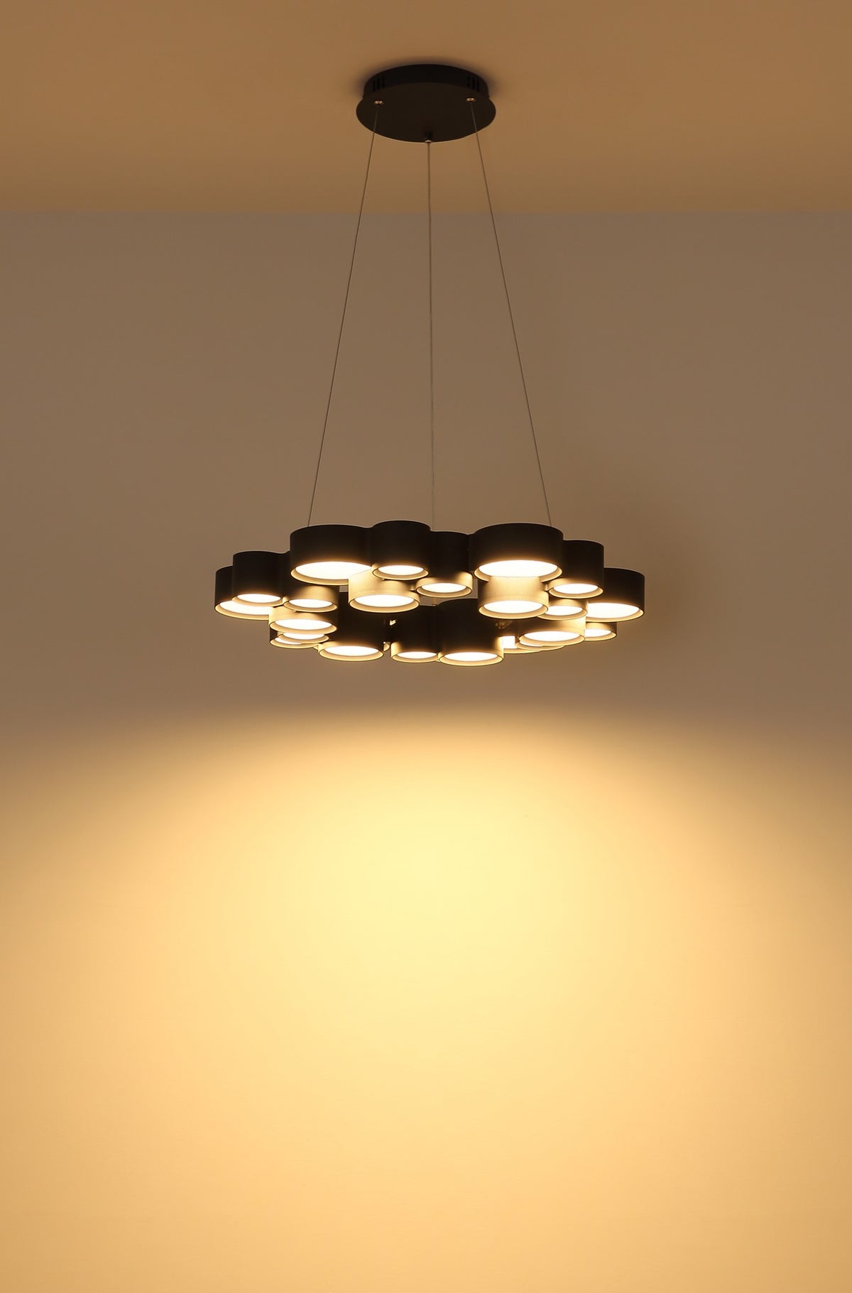 Lâmpada suspensa LED metálica moderna de cor antracite – imagem 2