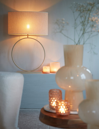 beige-stoffen-lampenkap-in-cilinder-vorm-light-living-breska-variant-image4