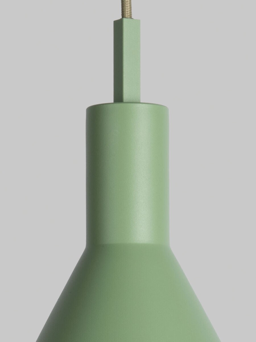 Luminária suspensa metálica verde matcha sutil It's About RoMi Stavanger – imagem 1