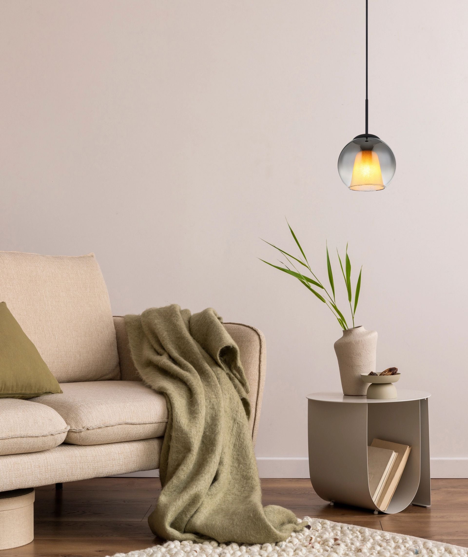 design-glazen-pendant-lamp-in-zwart-barry-variant-image3