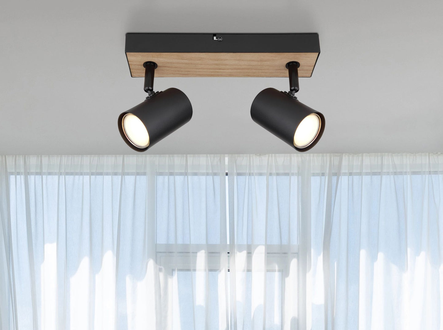 stijlvolle-matte-zwarte-spotlight-met-houtlook-robby-variant-image5