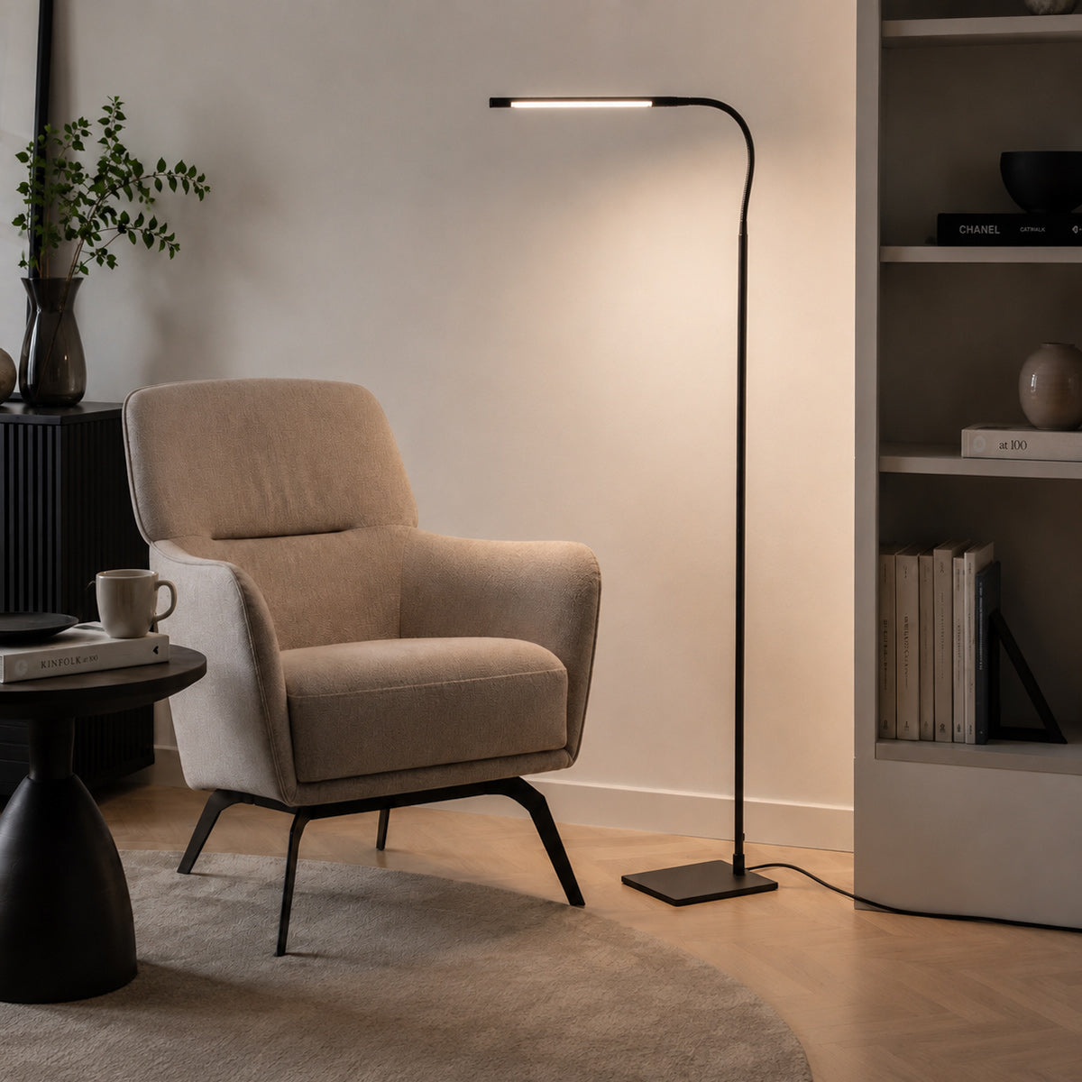 moderne-zwarte-verstelbare-vloerlamp-mexlite-serpent-variant-image2