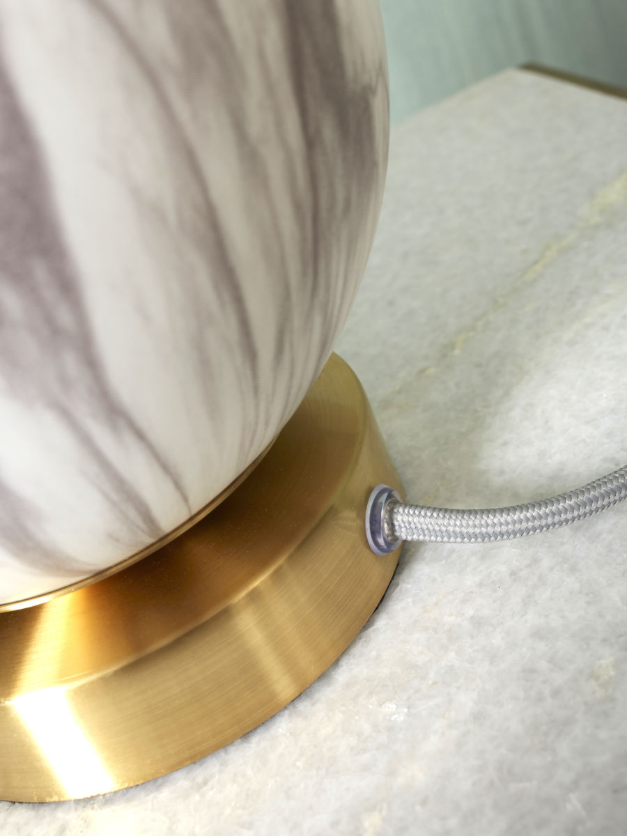 goudkleurige-tafellamp-dessinbol-its-about-romi-carrara-variant-image5