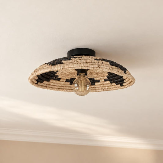 Stropna lampa od morske traveGOOD&MOJO – ambijentalna fotografija