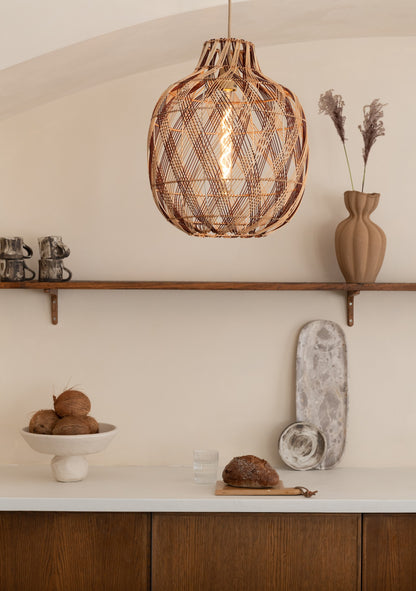 Store naturfarvede og brune bambus pendellampe GOOD&MOJO Mendoza – billede 1