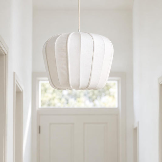 Bílé krémové závěsné svítidlo Light & Living Zubedo – fotografie v interiéru