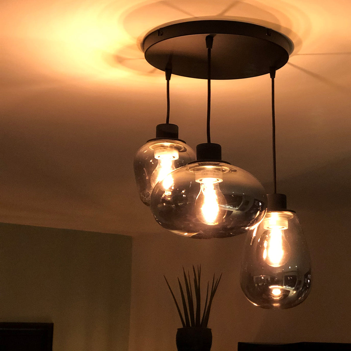 moderne-glazen-zwarte-metalen-hanglamp-steinhauer-reflexion-variant-image3