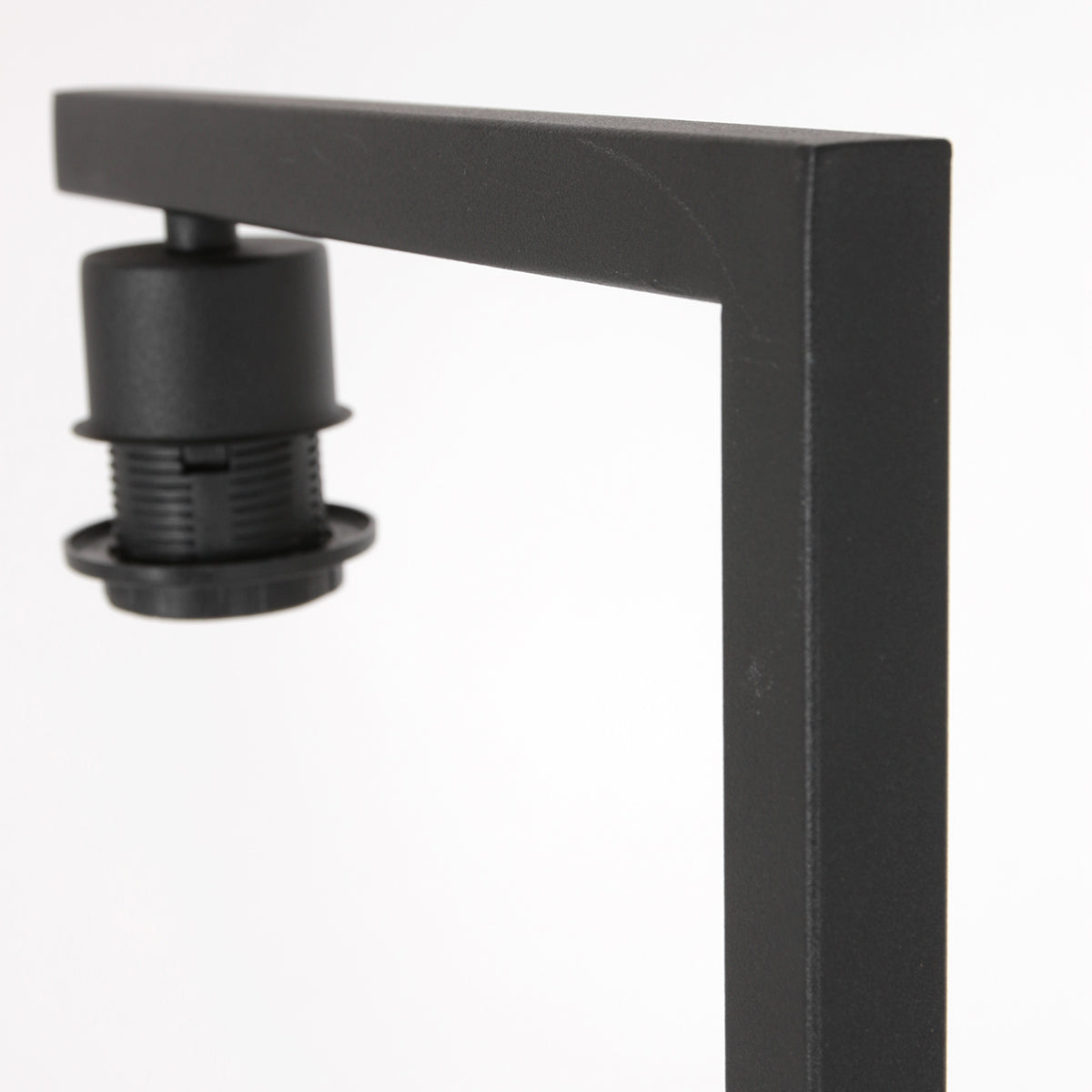 moderne-vloerlamp-met-zwarte-kap-steinhauer-stang-variant-image11