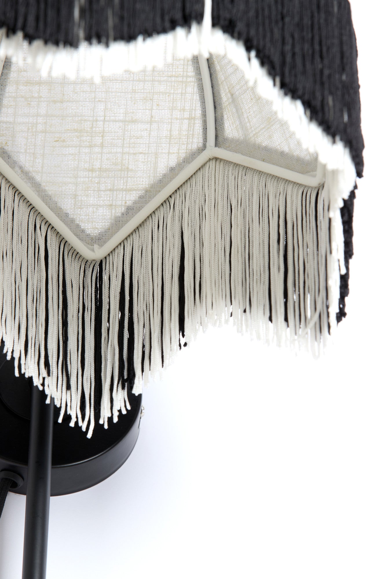 zwart-witte-franjes-lampenkap-light-living-sulina-variant-image8