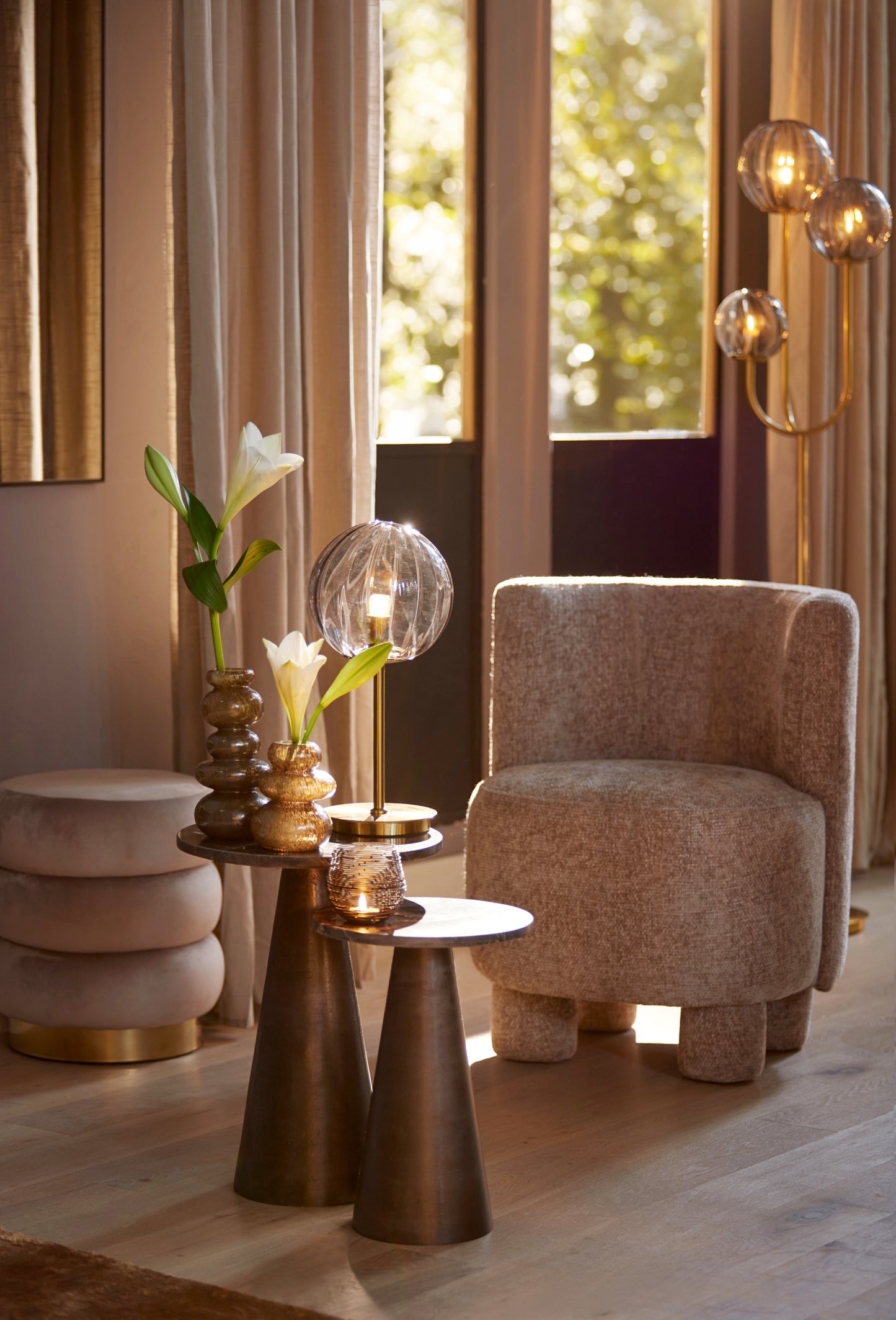 sfeervolle-bruine-houten-stoel-light-living-kamova-variant-image1