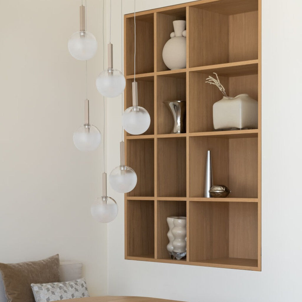 Luminária pendente de 6 luces em vidro de areia com caráter It's About RoMi Murano – fotografia de ambiente