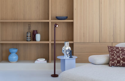 Bordeauxrode aluminium vloerlamp met spotkop It's About RoMi Milan – afbeelding 10
