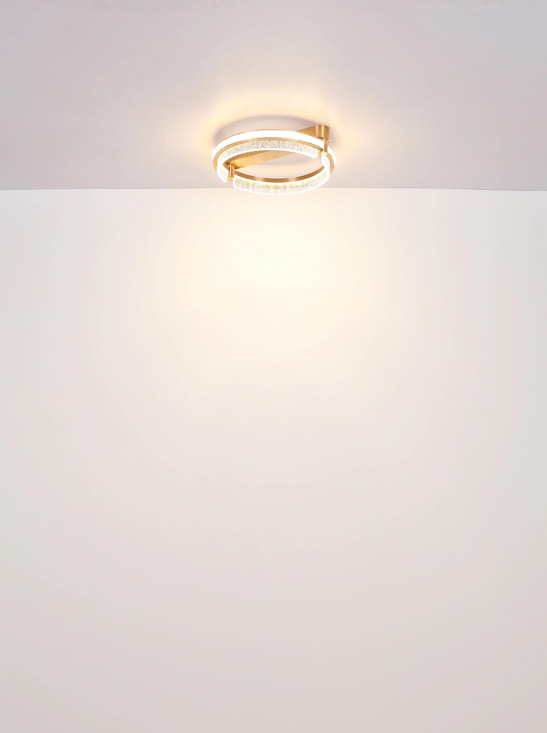 mooie-hanglamp-met-goudkleurige-elementen-blondie-variant-image8