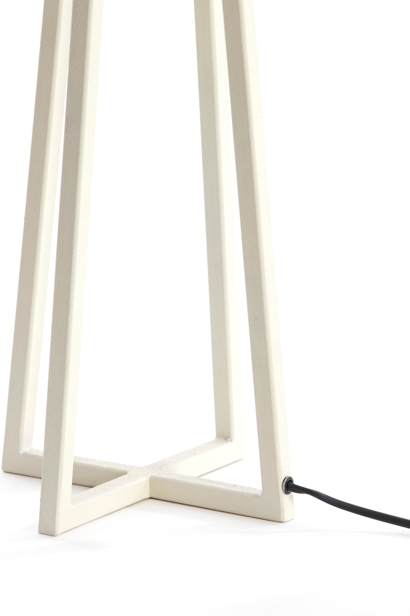 witte-lampenvoet-geometrisch-modern-design-light-living-miley-variant-image6