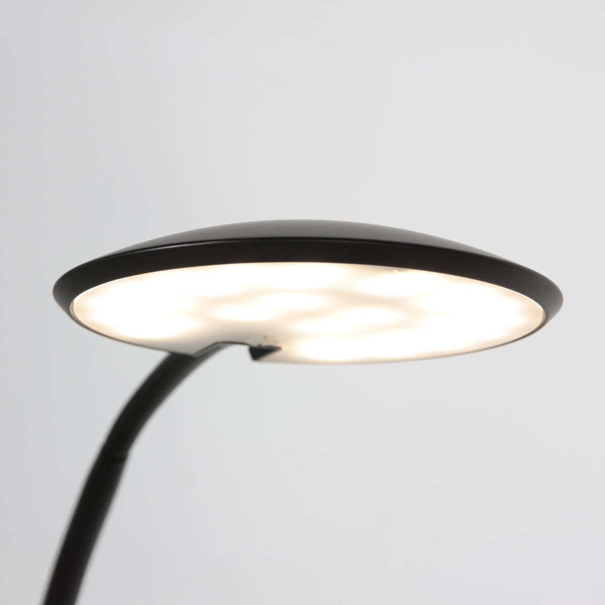 moderne-vloerlamp-zwart-met-instelbaar-licht-steinhauer-exclusive-zenith-2-variant-image11