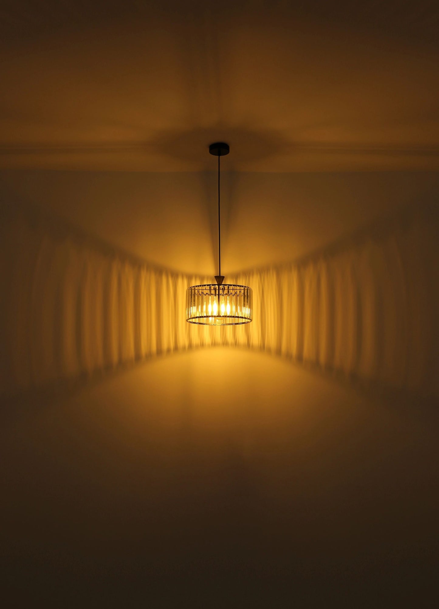 mat-zwarte-hanglamp-met-acrylkristallen-jordana-variant-image3